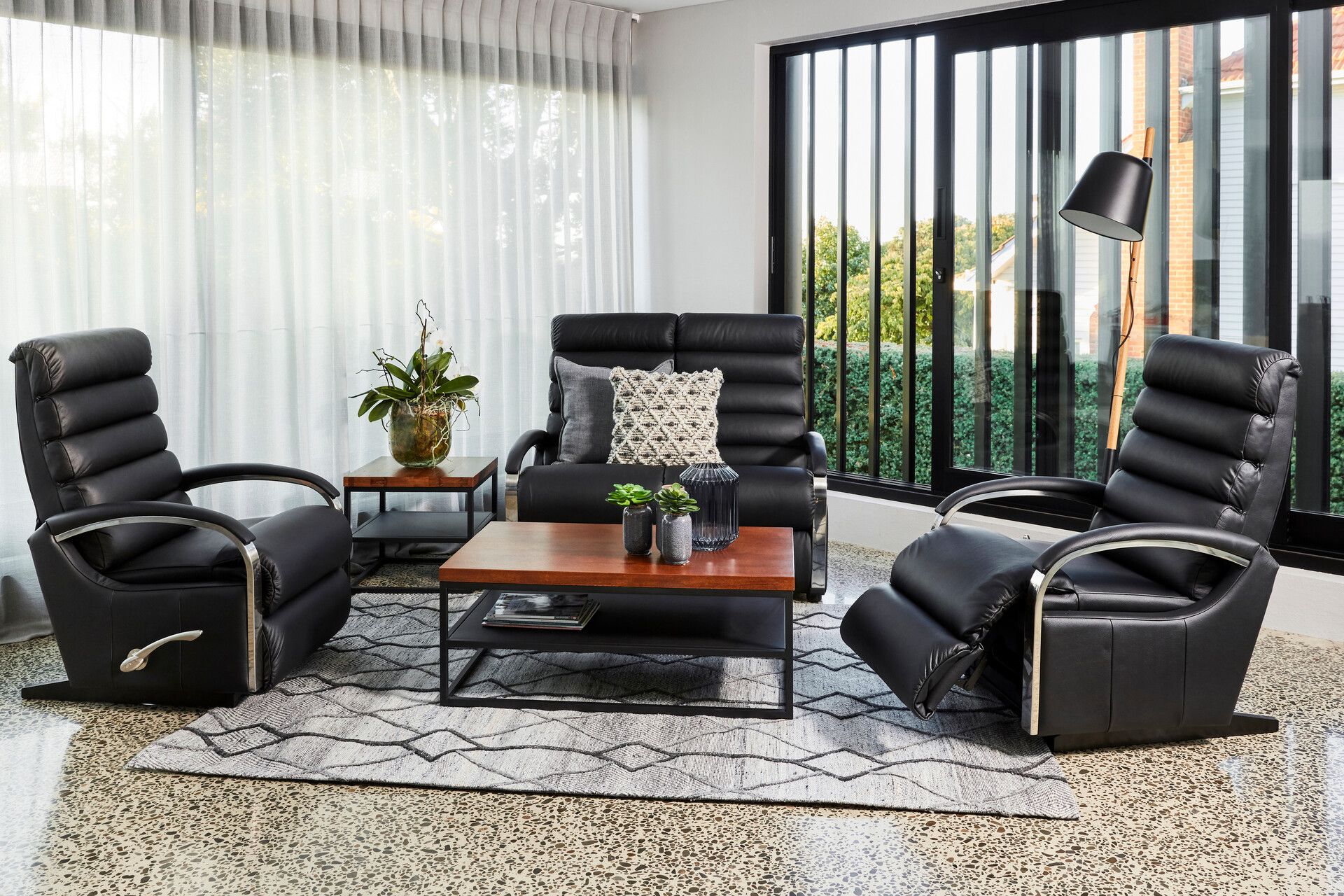 Anika Leather Lounge