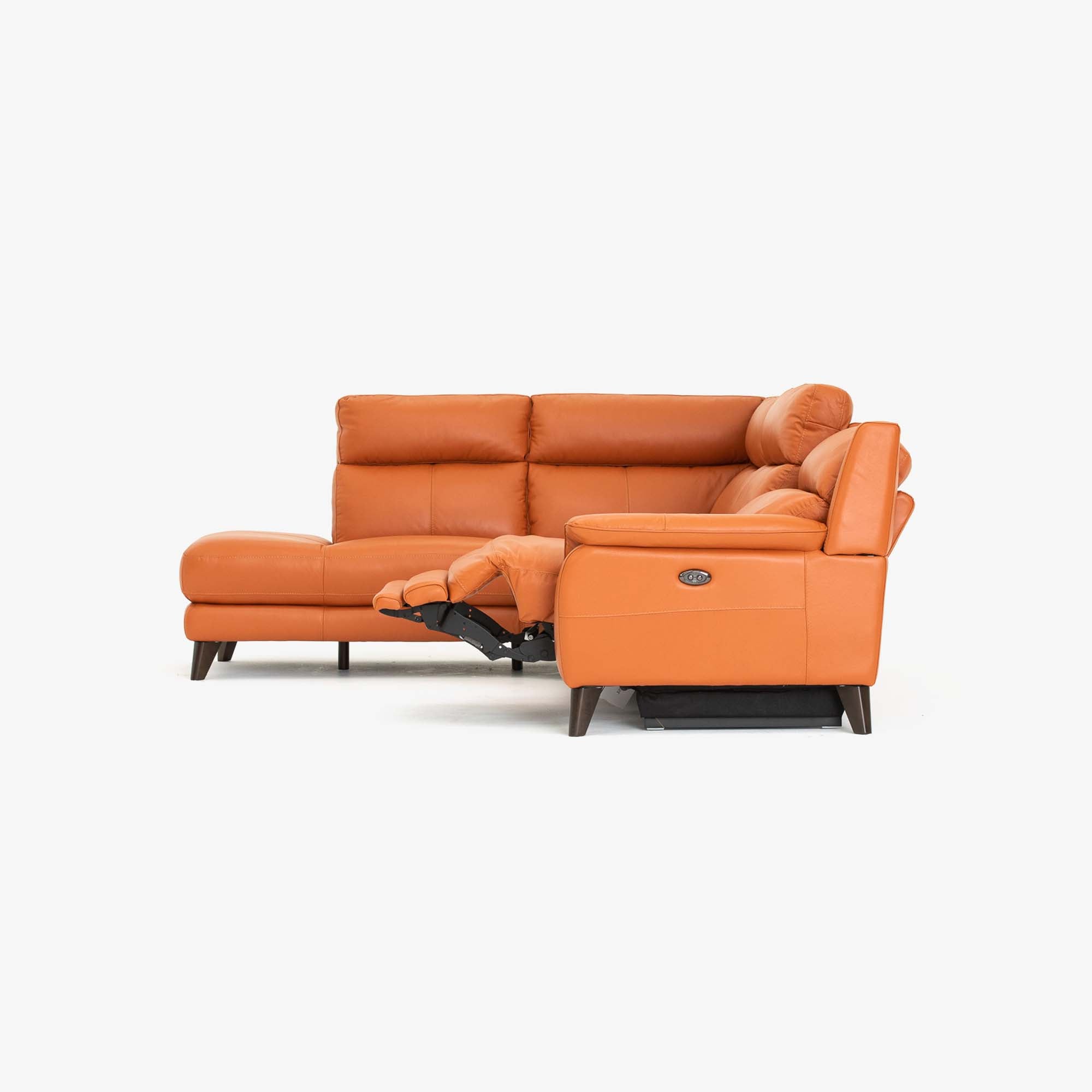 Clayton Lounge