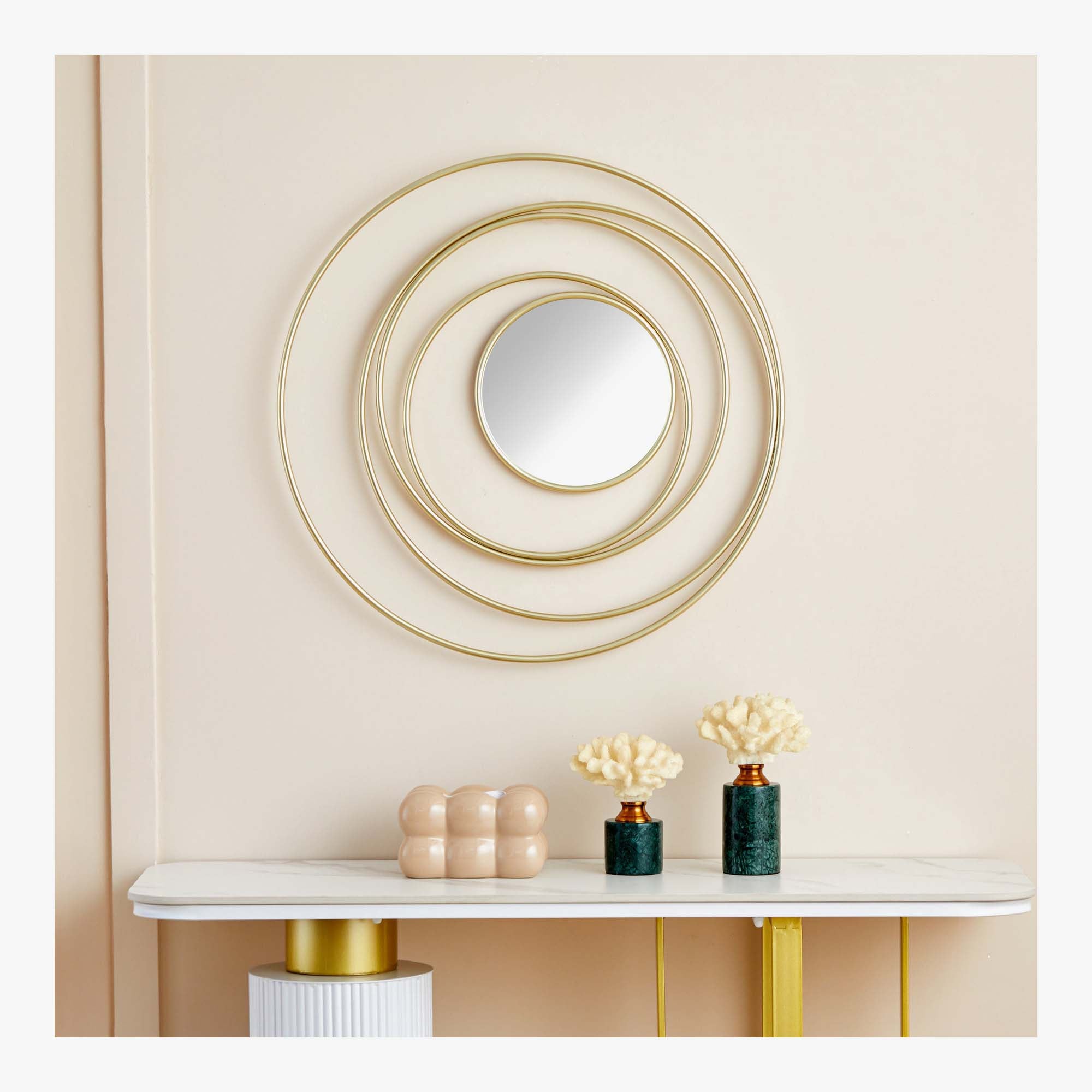Mia Mirror