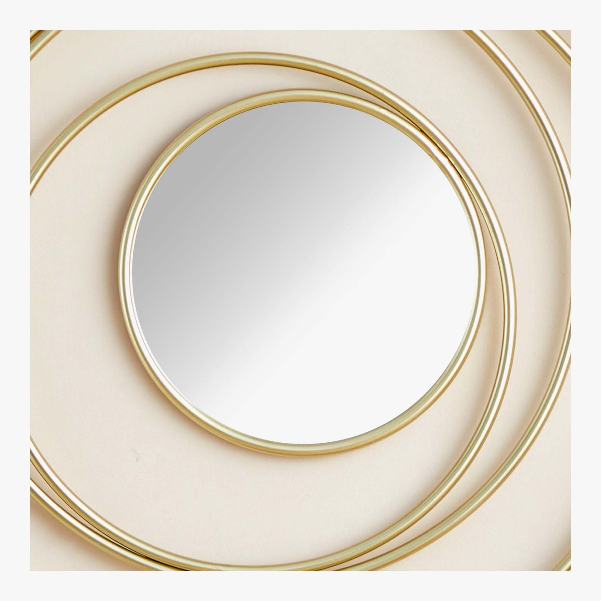 Mia Mirror