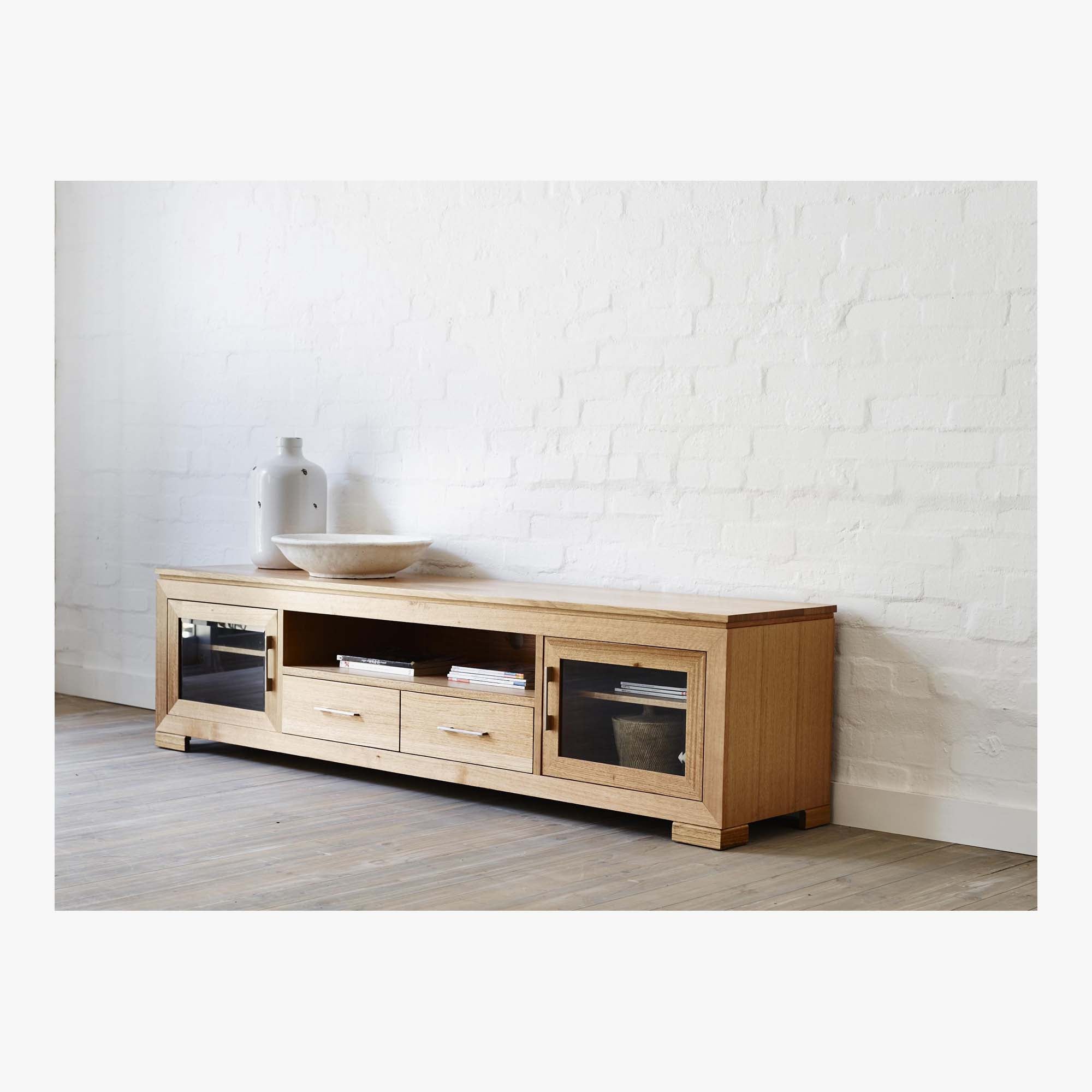 Tamworth Entertainment Unit