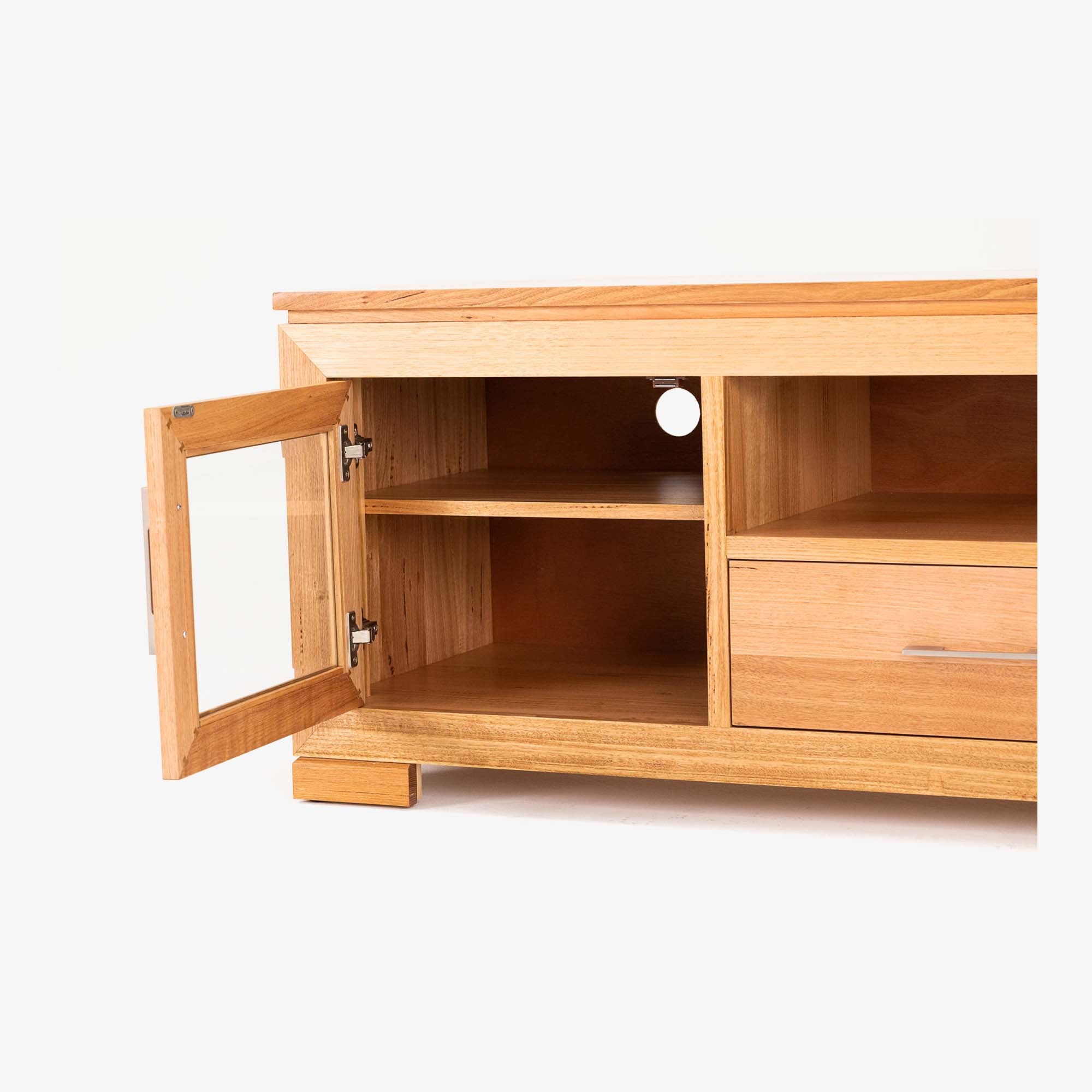 Tamworth Entertainment Unit